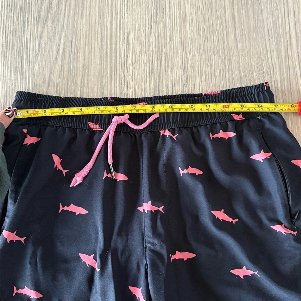 Maamgic Shark Swim Trunks Men’s L Navy Pink Liner